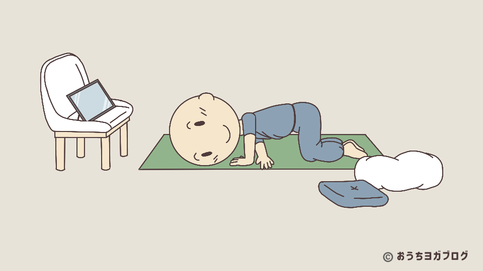 ヨガマットの上でリラックスするキャラクター。自宅ヨガを象徴するイラスト。